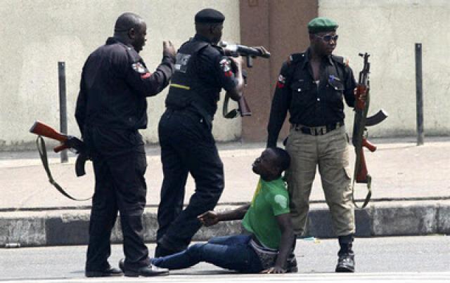 Policemen beaten mercilessly in Computer Village in attempt to arrest man who bought phones from Yahoo boys