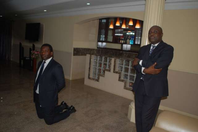 EXPOSED! Zenith Bank Executive Directors beg Fayose not to expose transactions [PHOTO]