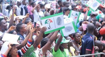 Mass exodus hits APC as over 5,000 members defect to PDP in Kogi