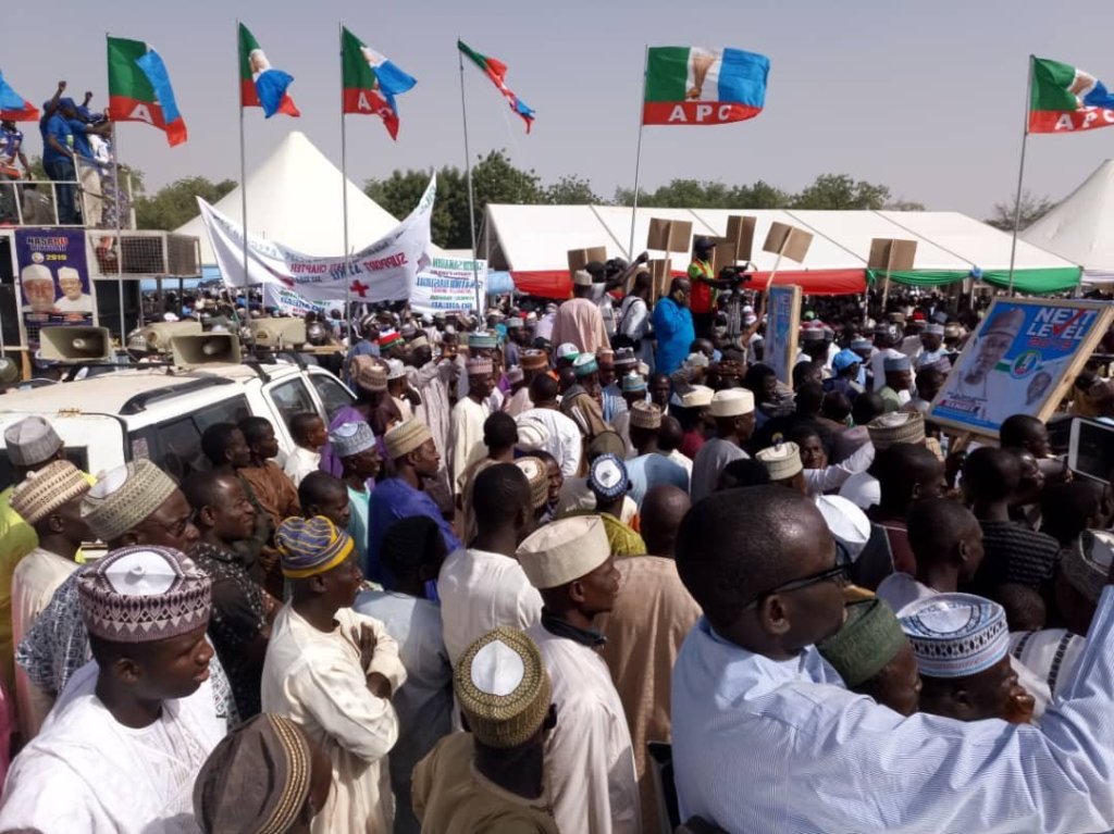 Uproar in Kano as police retrieve Buhari’s campaign vehicles from APC members