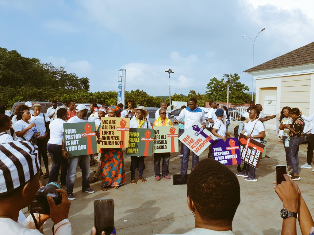 BREAKING: Protesters storm COZA, want Pastor Aboidun Fatoyinbo to step down (Photos)