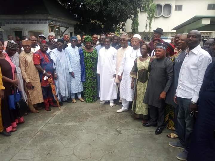 Benue South APC elders forum pays Akume a congratulatory visit (Photos)