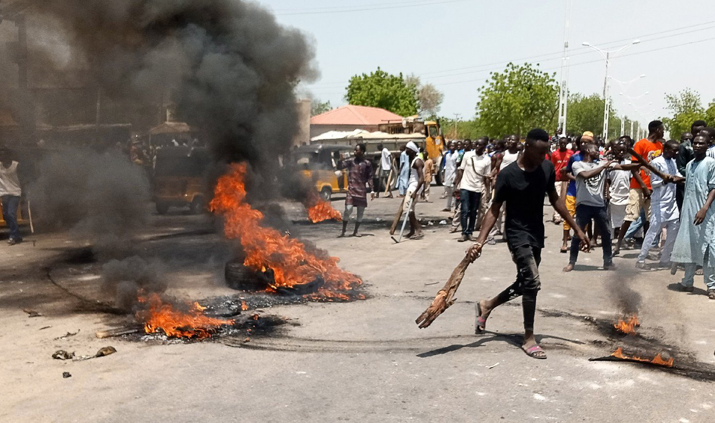 Angry mob sets police station ablaze over alleged killing of youth in Imo community