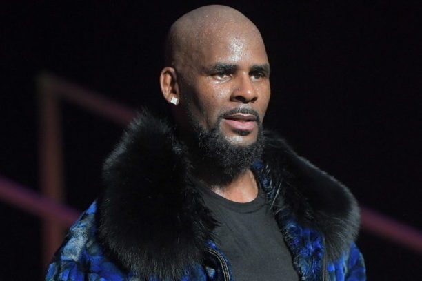 R Kelly arrested over child pornography