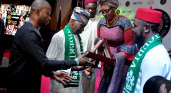 Taiwo Akinkunmi: Designer of Nigeria’s flag honoured in Abuja, placed on N500k monthly salary for life