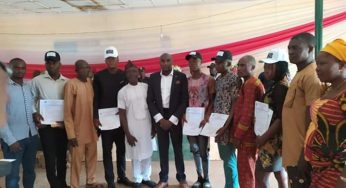 Oche ‘G12’ gives Idoma students scholarship to study abroad (Photos)