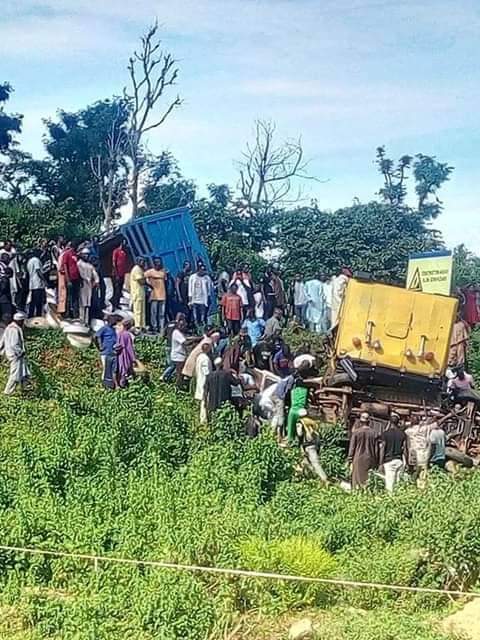 BREAKING: 17 persons feared dead as trailer crushes Benue Links bus in Akwanga (Photos)