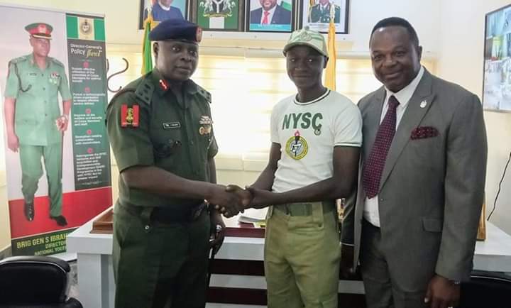 NYSC DG host Benue-born corp member who volunteered to produce furniture for his school of assignment (Photos)