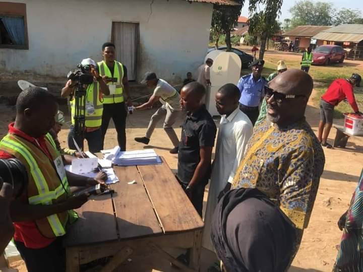 #KogiDecides2019: Hoodlums attack Dino Melaye’s polling unit, cart away ballot box