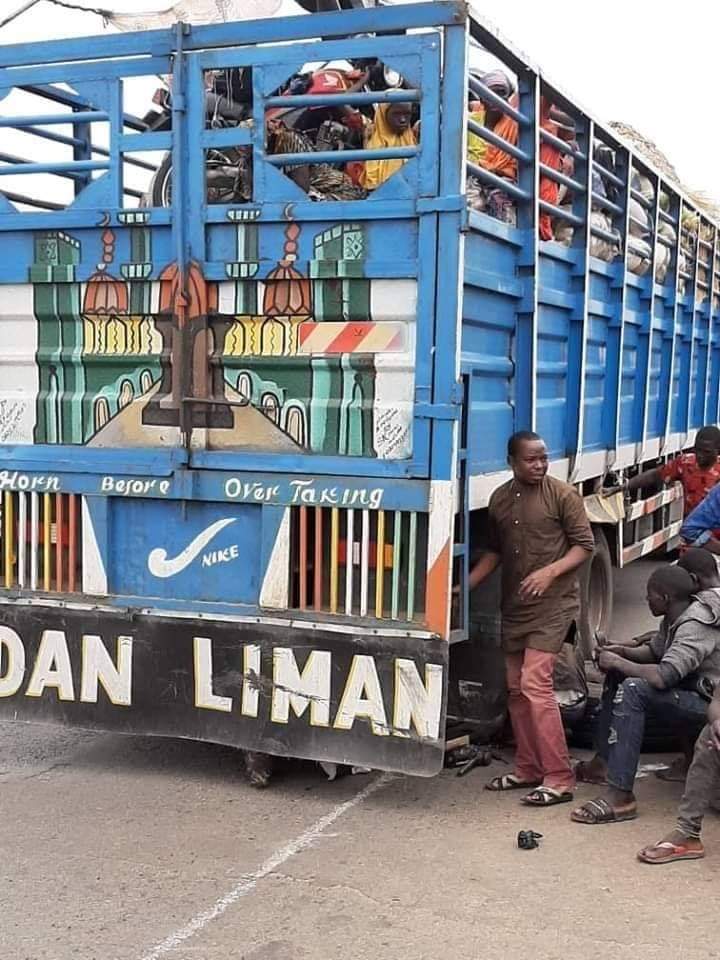 Police intercepts 50 passengers hidden inside trailer loaded with fruit