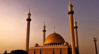 Scores injured as rival group clash in Mosque