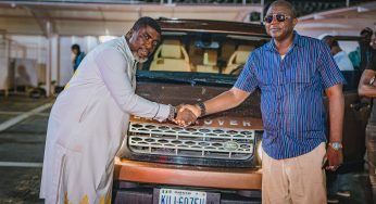 EXCLUSIVE: King Mohammed Adah ‘Ochacho’ gifts Chief Obogo Alapa brand new Land Rover for his service to humanity, people of Otukpo (PHOTOS)