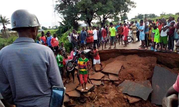 Road leading to UNIAGRIC Makurdi collapses