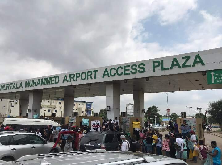 BREAKING: End SARS protesters block Lagos International Airport roads