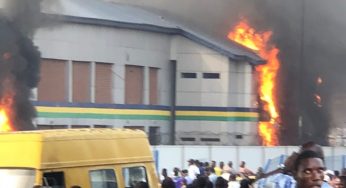 End SARS: Hoodlums set Orile Iganmu Police station on fire (Photos)