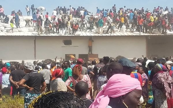 BREAKING: Hoodlums loot COVID-19 palliatives in Jos