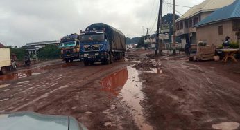 Idoma community contributes money to repair dilapidated federal road in Otukpo