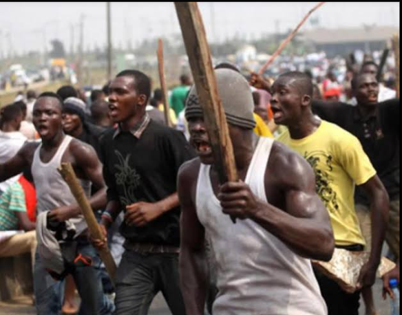 Crisis hits Lagos again, one dead as Mile 12, Owode-Elede boys clash