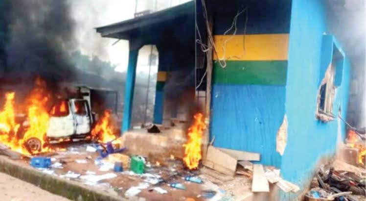 End SARS: Hoodlums clash with Security operatives in Ebonyi after setting police station ablaze