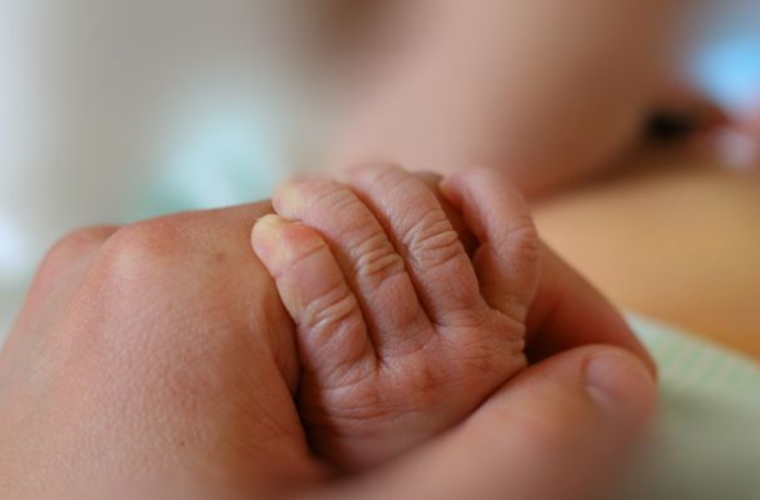 ‘Dead’ baby wakes up, starts moving as he’s about to be buried