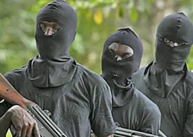Kidnappers attack travellers on Abuja-kaduna expressway (video)