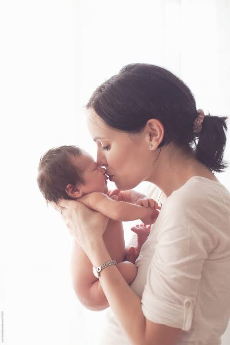 Kissing newborn babies can give them viral meningitis – Experts