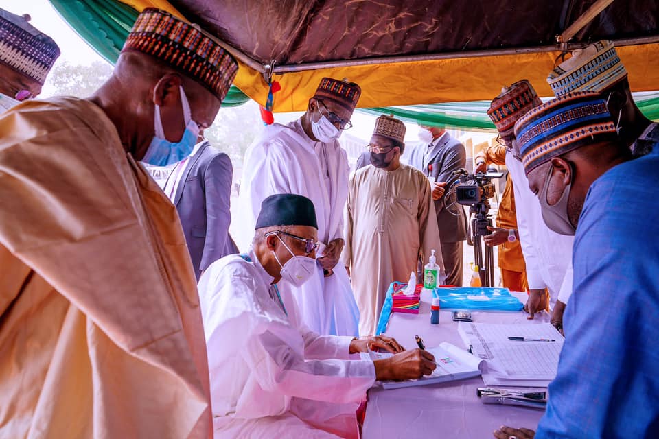 Buhari revalidates his membership status of APC in Daura: Photos