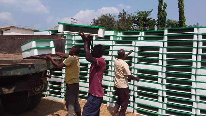 Benue govt commences distribution of 15,000 plastic chairs, tables to basic schools