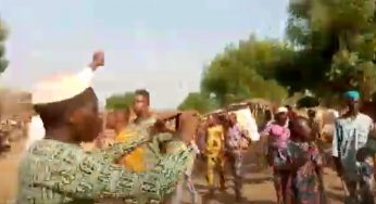 BREAKING: Angry Yoruba youths go after Fulanis in Oyo, chase them away from Igangan [VIDEO]