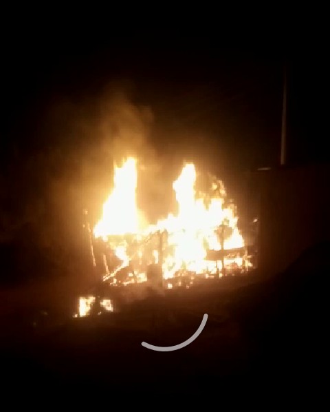 Fire guts popular bush bar in Otukpo (Video) 