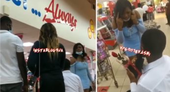 ‘Are you mad’ – Lady walks out on man who proposed to her at Enugu mall