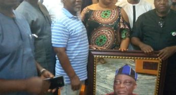 `Forum Of Local Government Council Secretaries, Benue State Chapter, pays courtesy call on Senator Abba Moro, confers award on him