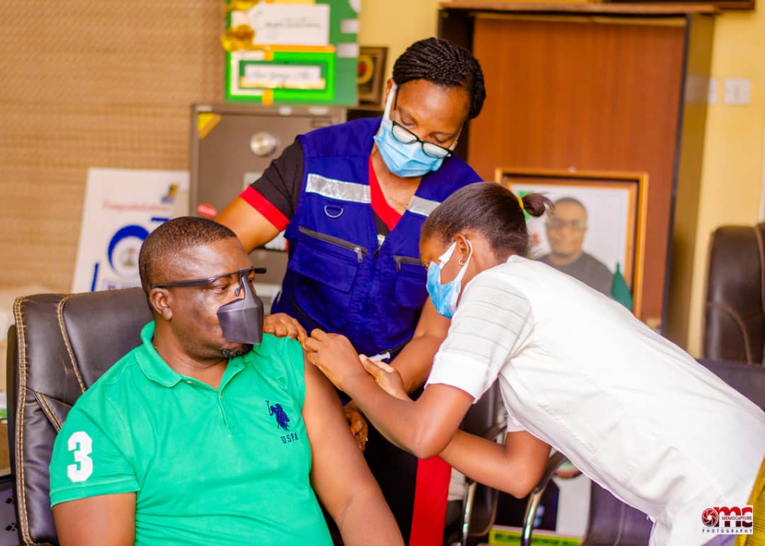 COVID-19 Vaccine: George Alli takes jab in Otukpo