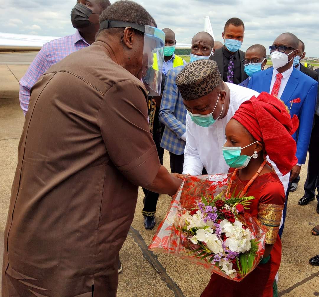 Governor Ugwuanyi receives Pastor Adeboye in Enugu