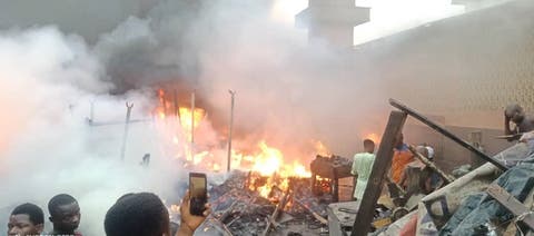 BREAKING: Fire guts popular Araromi market in Ibadan