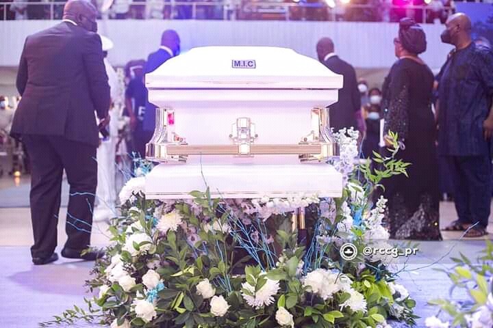 BREAKING: Tears flow as Dare Adeboye is buried (PHOTOS)