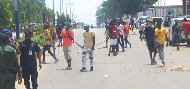 Three suspected Yahoo boys narrowly escape being lynched in Lokogoma, Abuja