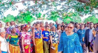 Ortom’s wife donates relief materials to IDPs in her hometown