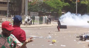 BREAKING: Armed thugs distrupt NLC protest in Kaduna (PHOTOS)