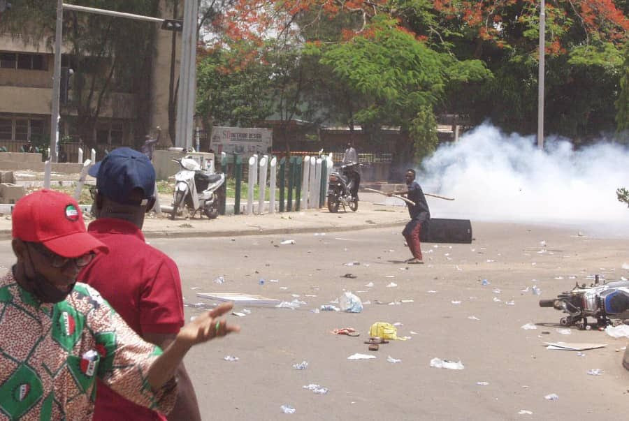 BREAKING: Armed thugs distrupt NLC protest in Kaduna (PHOTOS)