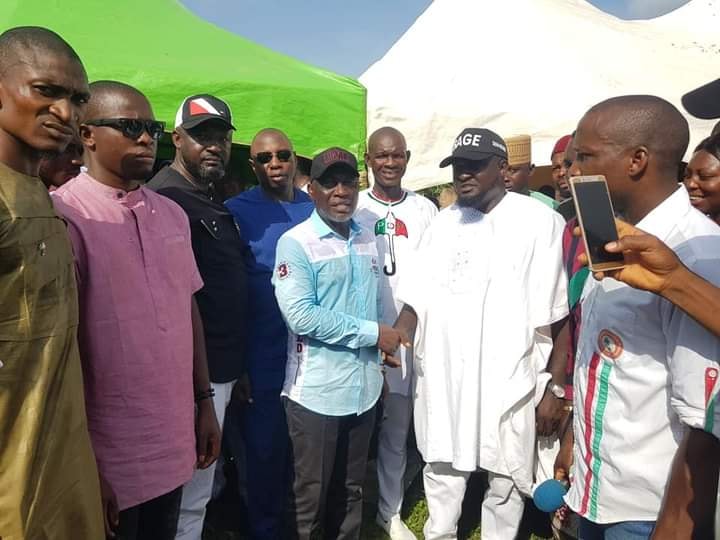 Senator Abba Moro receives decampees in Okpokwu 