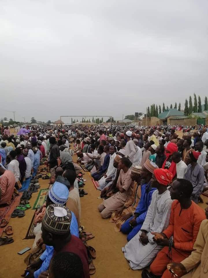 Residents organise prayer against banditry, abduction, kill two Rams as sacrifice in Zaria (Photos)