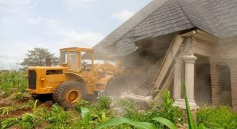 Benue govt demolishes houses belonging to ‘notorious’ kidnapper Azonto (video)