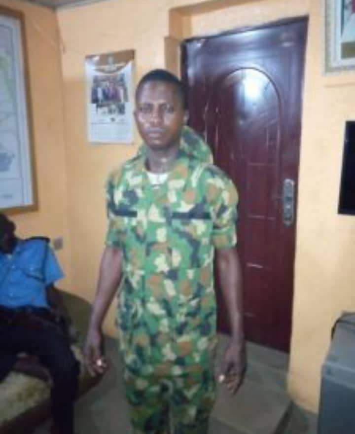 Police arrest ex-convict, Segun Ogundeji for impersonating soldier at Ogun station