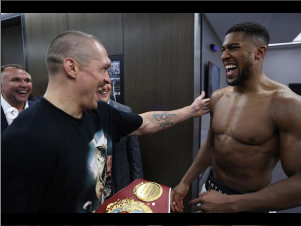 Usyk returns heavyweight title belts to Anthony Joshua after victory