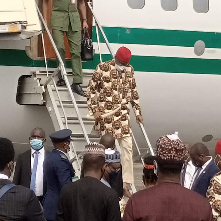 President Muhammadu Buhari arrives Imo ( Photos)