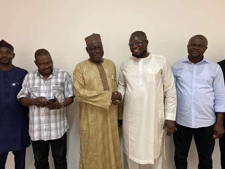Owukpa leaders visit Rep Ottah Agbo, hail lawmaker for empowering community youths