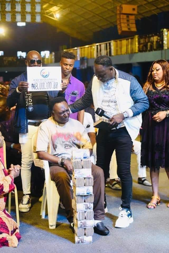 Clem Ohameze in tears as Prophet Jeremiah Fufeyin gifts him N8m for surgery (Photos)
