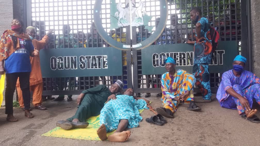 Pensioners storm Gov Dapo’s office in Ogun over unpaid gratuities