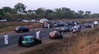 Again, bandits strike Kaduna-Abuja road, kidnap scores of passengers